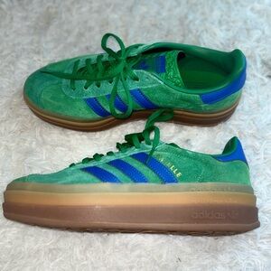 Adidas Gazelle Emerald Green Sneakers with Blue Stripes | Size 8.5